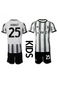 Juventus Adrien Rabiot #25 Babyklær Hjemme Fotballdrakt til barn 2022-23 Korte ermer (+ Korte bukser)